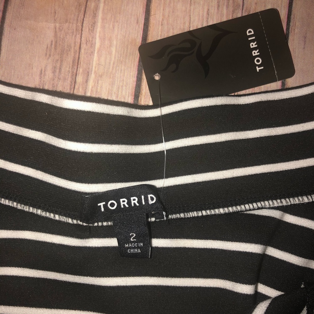NWT Torrid Striped Circle Mini Skirt w/Pockets!! - Picture 4 of 6